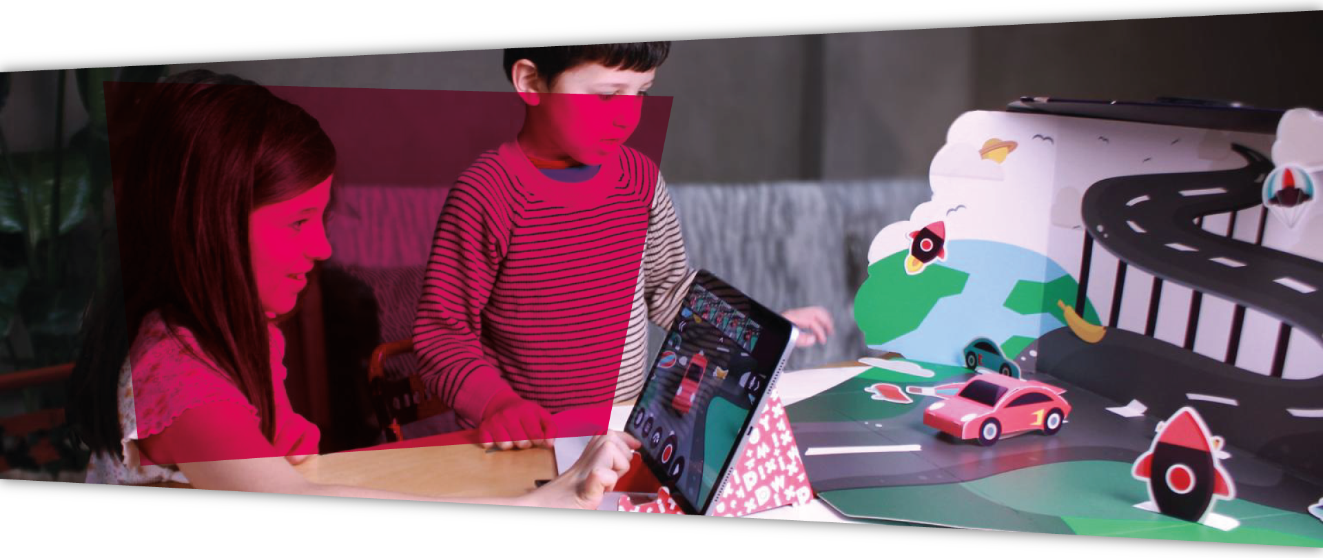 <h2>
	Animace</h2>
<h3>
	Začněte se stop-motion animací<br />
	snadno a rychle!</h3>
